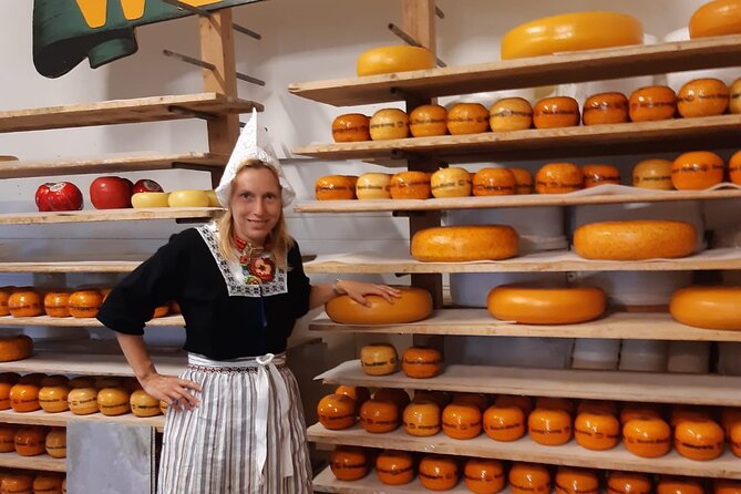 Cheesemaking Workshop and Clog Tour - Image 2